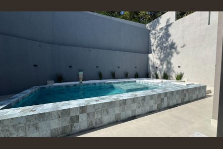 Casa à venda com 265m², 4 quartos e 4 vagas