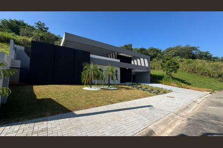 Casa à venda com 265m², 4 quartos e 4 vagas