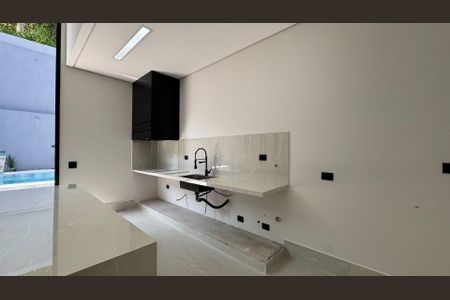 Casa à venda com 265m², 4 quartos e 4 vagas