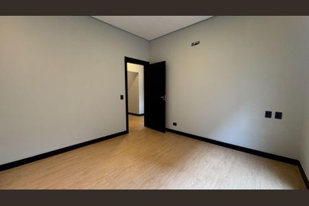 Casa à venda com 265m², 4 quartos e 4 vagas