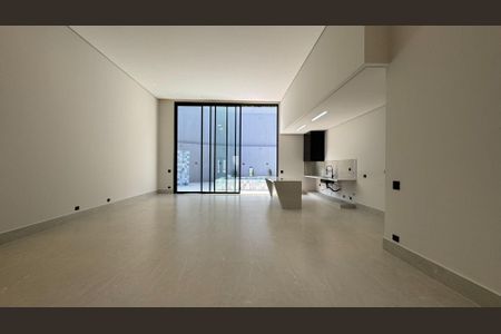Casa à venda com 265m², 4 quartos e 4 vagas