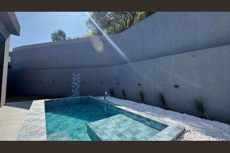 Casa à venda com 265m², 4 quartos e 4 vagas