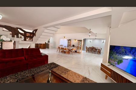 Casa à venda com 4 quartos, 460m² em Residencial das Estrelas, Barueri