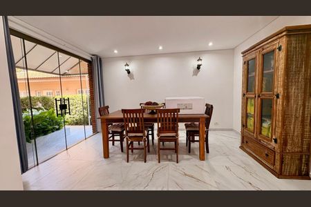 Casa à venda com 4 quartos, 460m² em Residencial das Estrelas, Barueri