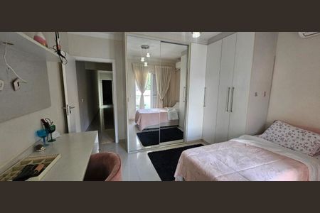 Casa à venda com 4 quartos, 280m² em Vila Carrão, São Paulo