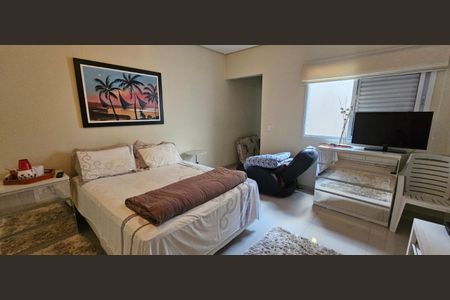 Casa à venda com 4 quartos, 280m² em Vila Carrão, São Paulo