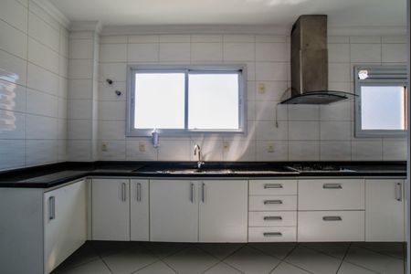 Apartamento para alugar com 78m², 2 quartos e 2 vagasCozinha e Área de Serviço