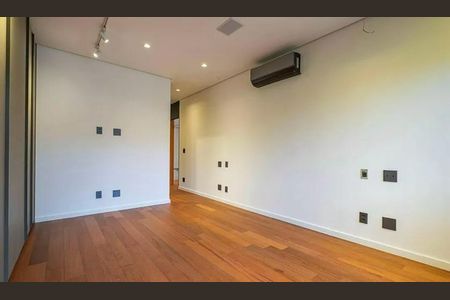 Casa à venda com 5 quartos, 450m² em Jardim Paulista, São Paulo