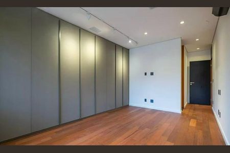 Casa à venda com 5 quartos, 450m² em Jardim Paulista, São Paulo