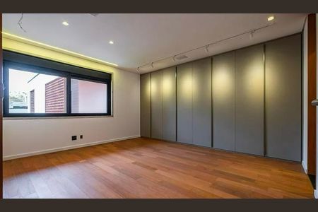 Casa à venda com 5 quartos, 450m² em Jardim Paulista, São Paulo