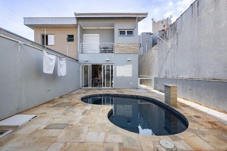 Casa à venda com 257m², 3 quartos e 4 vagas