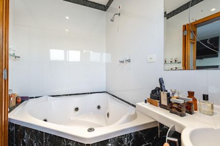 Casa à venda com 257m², 3 quartos e 4 vagas