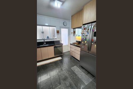 Casa à venda com 3 quartos, 180m² em Jardim Nossa Senhora do Carmo, São Paulo