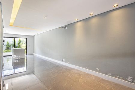 Casa à venda com 3 quartos, 260m² em Vila Gomes Cardim, São Paulo