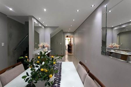 Casa de Condomínio à venda com 3 quartos, 200m² em Vila Carrão, São Paulo