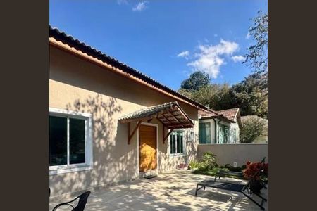 Casa à venda com 230m², 3 quartos e 3 vagas