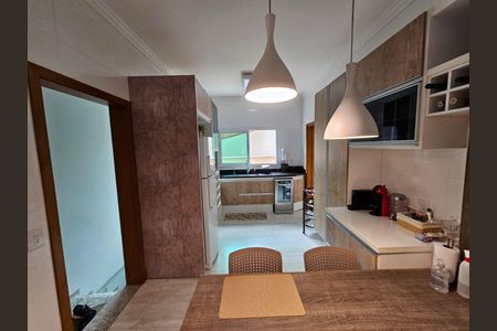 Casa à venda com 230m², 3 quartos e 3 vagas