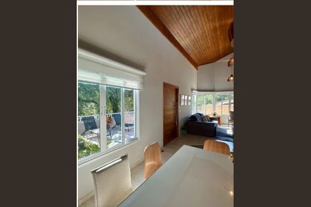 Casa à venda com 230m², 3 quartos e 3 vagas