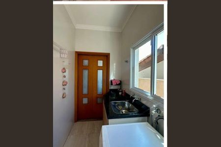 Casa à venda com 230m², 3 quartos e 3 vagas