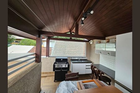 Casa à venda com 230m², 3 quartos e 3 vagas