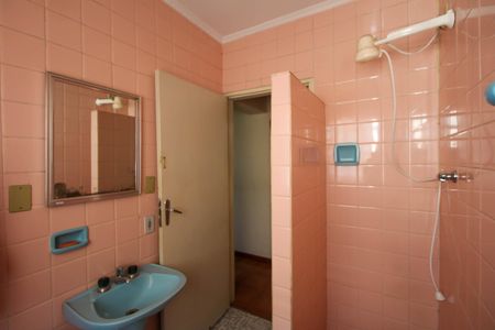 Casa à venda com 124m², 2 quartos e 2 vagas Casa à venda com 124m², 2 quartos e 2 vagasBanheiro