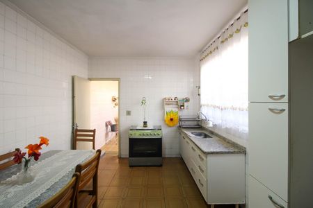 Casa à venda com 124m², 2 quartos e 2 vagas Casa à venda com 124m², 2 quartos e 2 vagasCozinha