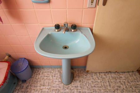 Casa à venda com 124m², 2 quartos e 2 vagas Casa à venda com 124m², 2 quartos e 2 vagasBanheiro