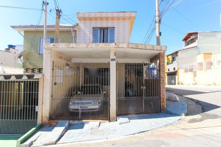 Casa à venda com 124m², 2 quartos e 2 vagas Casa à venda com 124m², 2 quartos e 2 vagasFachada