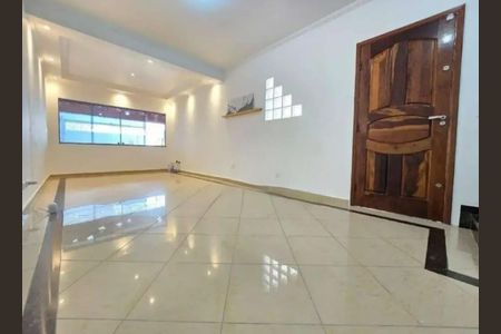 Casa à venda com 3 quartos, 220m² em Vila Aricanduva, São Paulo
