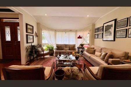 Casa à venda com 3 quartos, 390m² em Residencial das Estrelas, Barueri