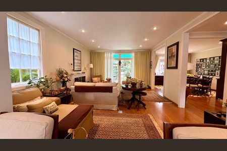 Casa à venda com 3 quartos, 390m² em Residencial das Estrelas, Barueri