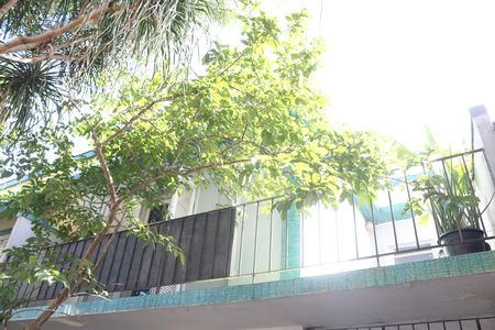 Fachada de casa à venda com 2 quartos, 250m² em Vila Ipojuca, São Paulo