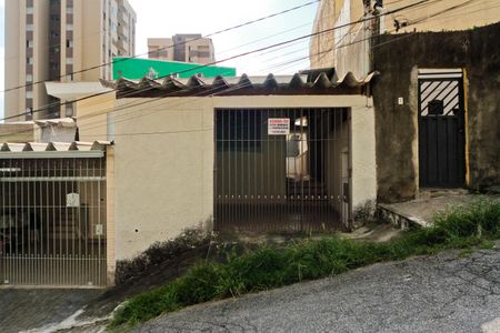 Fachada de casa à venda com 2 quartos, 84m² em Vila Pereira Barreto, São Paulo