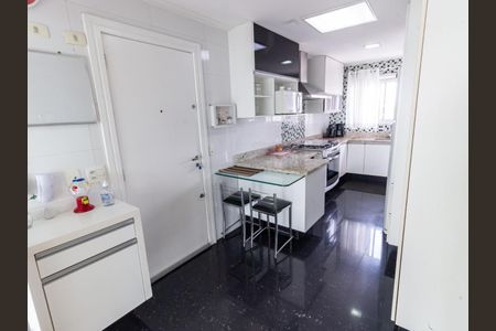 Apartamento à venda com 161m², 3 quartos e 4 vagas