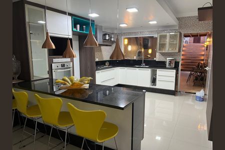 Casa à venda com 174m², 3 quartos e 3 vagas