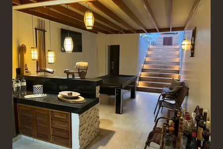 Casa à venda com 174m², 3 quartos e 3 vagas
