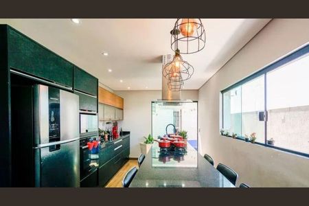 Casa à venda com 4 quartos, 375m² em Jardim Vila Formosa, São Paulo