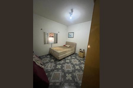Casa à venda com 3 quartos, 223m² em Vila Guedes, São Paulo