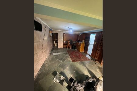 Casa à venda com 223m², 3 quartos e 4 vagas
