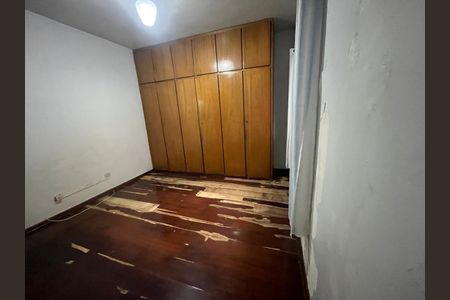 Casa à venda com 223m², 3 quartos e 4 vagas