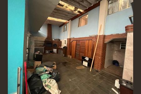 Casa à venda com 223m², 3 quartos e 4 vagas