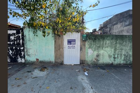 Casa para alugar com 200m², 2 quartos e sem vagaFachada + placa