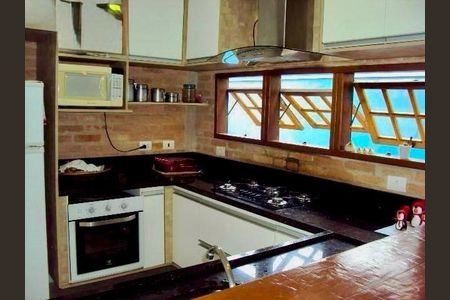 Casa à venda com 3 quartos, 210m² em Quintas do Ingaí, Barueri