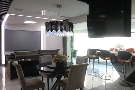 Apartamento à venda com 134m², 2 quartos e 2 vagasSala
