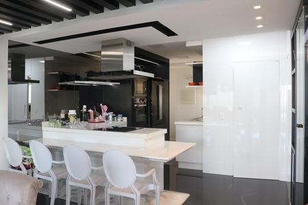 Apartamento à venda com 134m², 2 quartos e 2 vagasCozinha