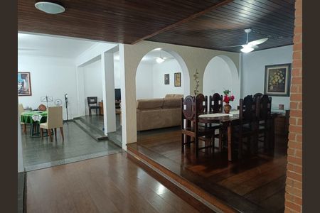 Casa à venda com 500m², 5 quartos e sem vaga
