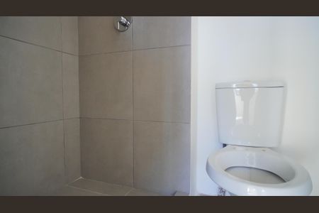 Banheiro  de kitnet/studio à venda com 1 quarto, 16m² em Floresta, Porto Alegre