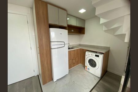 Sala/Cozinha de apartamento para alugar com 1 quarto, 50m² em Rebouças, Curitiba