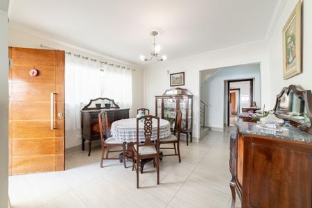 Casa à venda com 231m², 4 quartos e 2 vagas