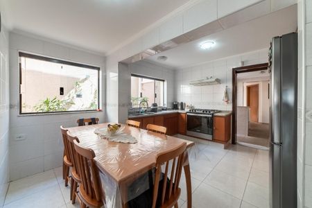 Casa à venda com 231m², 4 quartos e 2 vagas